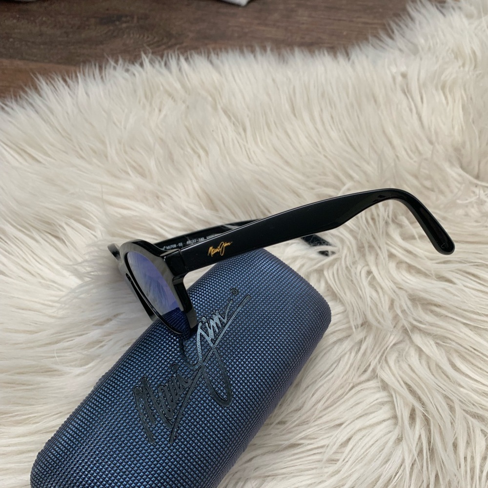 Maui Jim Black Polarized Sunglasses With Reflective Blue Lenses - Picture 6 of 16